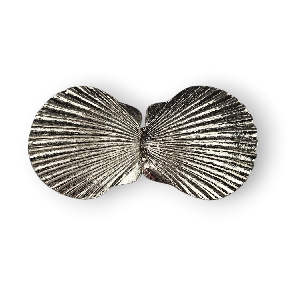 Mimi Di N Clam Shell Belt Buckle Silver Tone Interlocking 1973 70s Vintage 3"